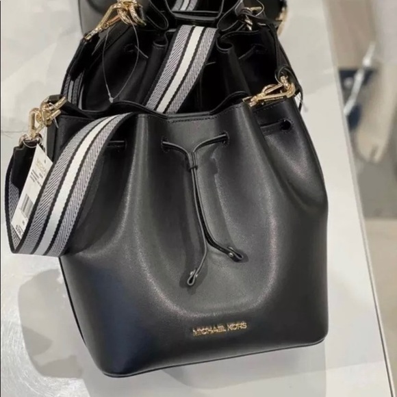 michael kors eden bucket bag